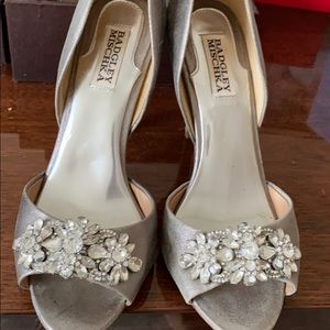 Gorgeous Bagdley Mischka silver open toe shoes!